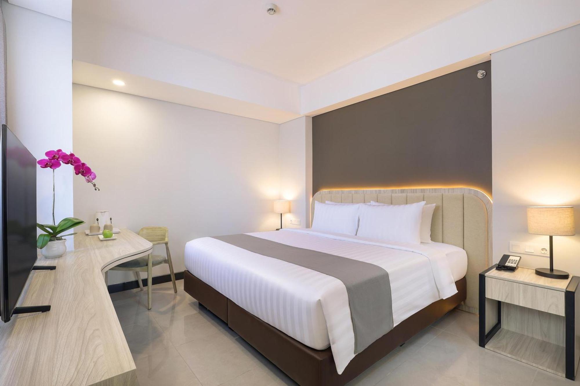 Royal Regantris Kuta Hotel Kuta Lombok Exterior foto