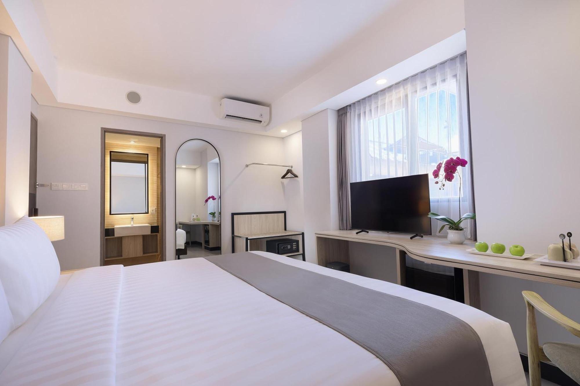 Royal Regantris Kuta Hotel Kuta Lombok Exterior foto