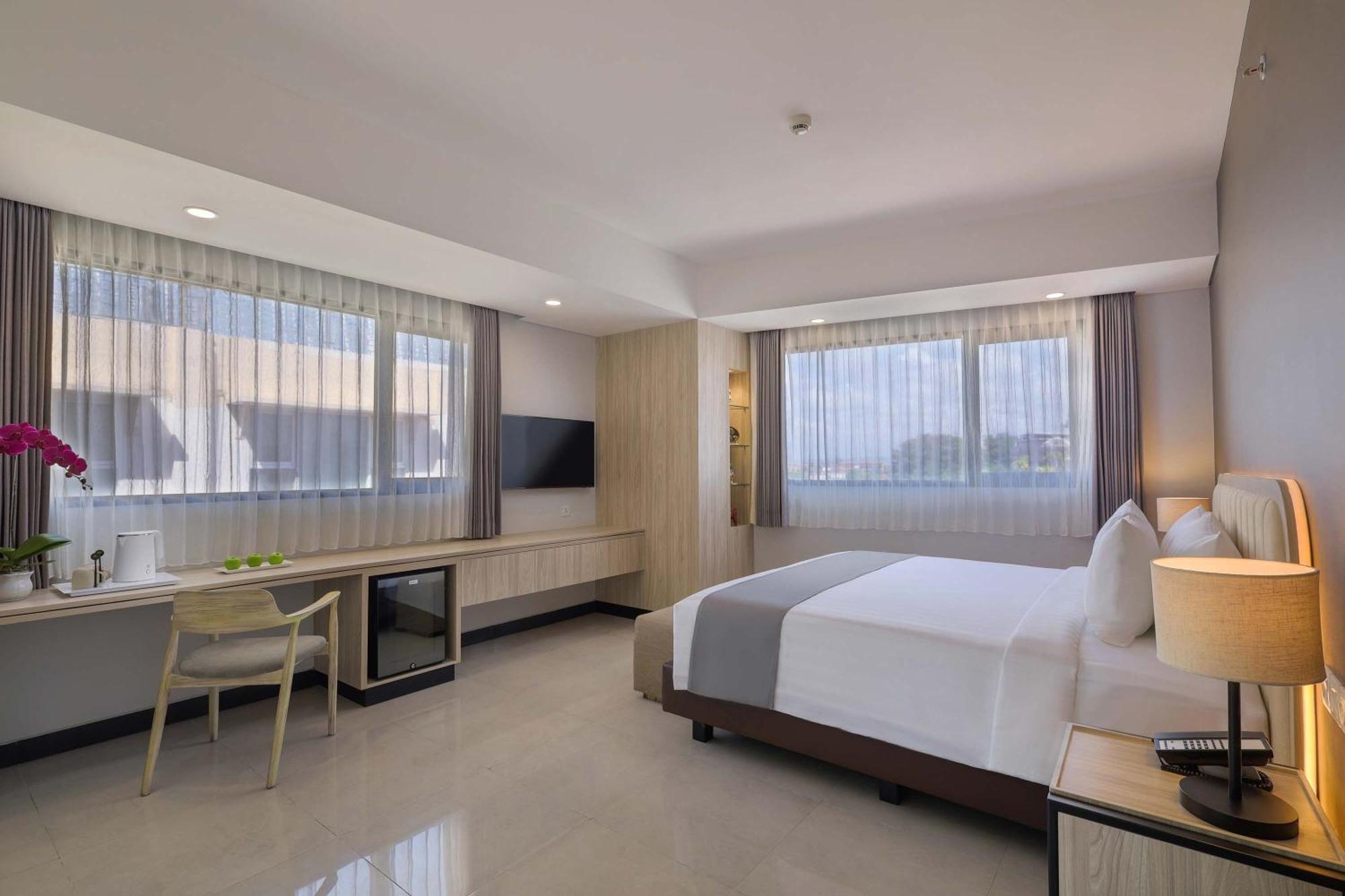 Royal Regantris Kuta Hotel Kuta Lombok Exterior foto
